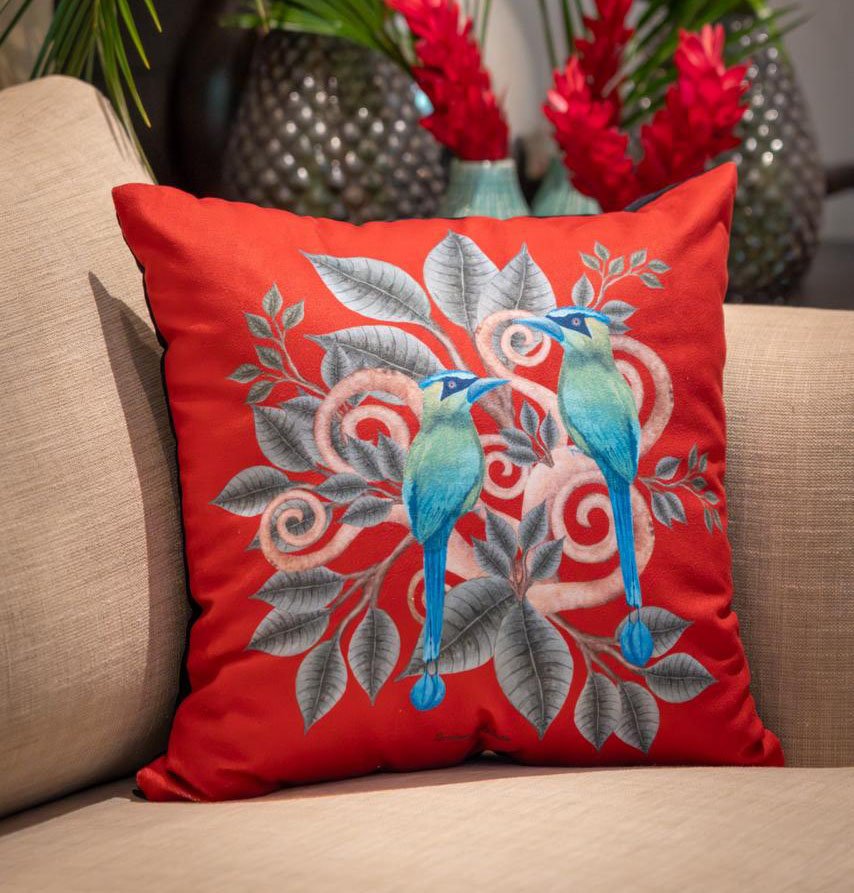 throw-pillow-mot mot